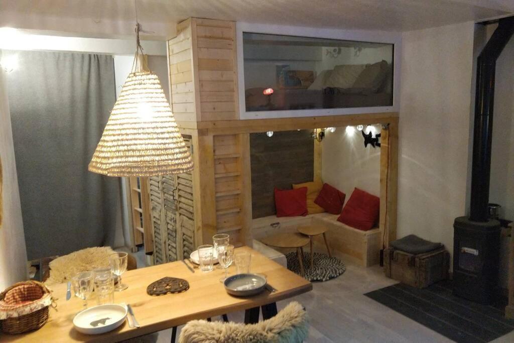 Chaleureux Petit Appartement De 4 Couchages Saint-Etienne-de-Tinee Bagian luar foto