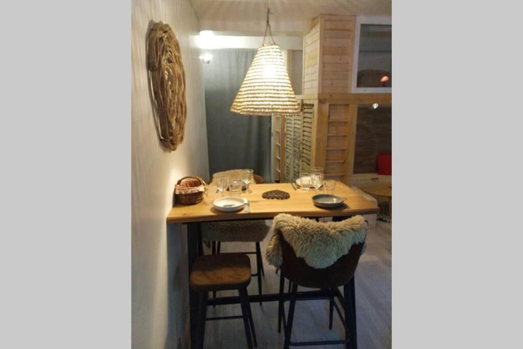 Chaleureux Petit Appartement De 4 Couchages Saint-Etienne-de-Tinee Bagian luar foto